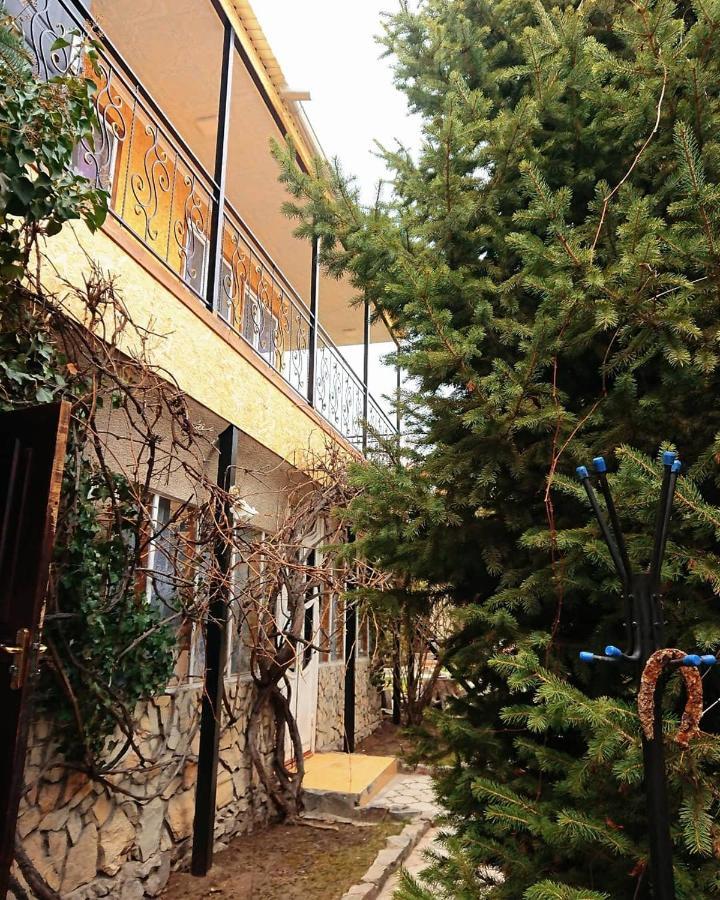 Petrovskaya Pristan 2 Hotel โชลปอน-อาตา ภายนอก รูปภาพ