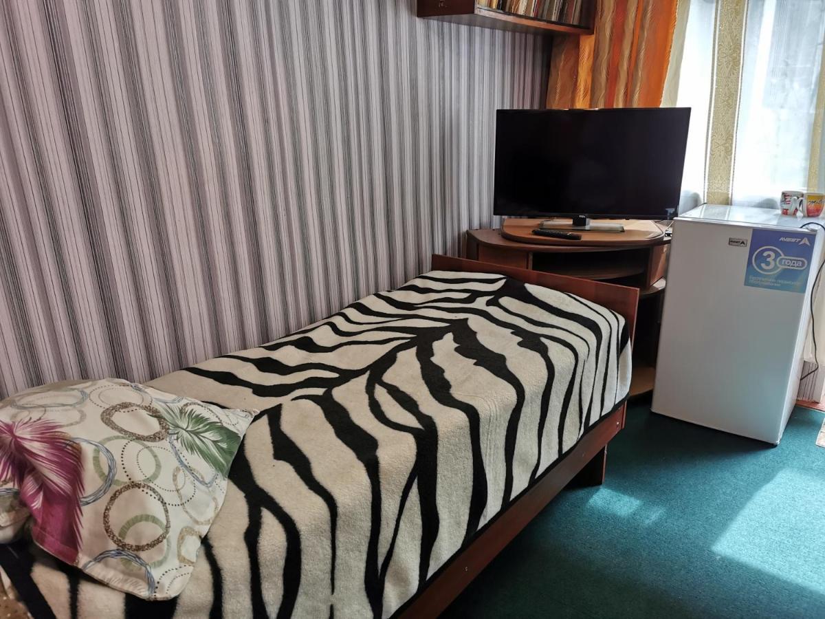 Petrovskaya Pristan 2 Hotel โชลปอน-อาตา ภายนอก รูปภาพ