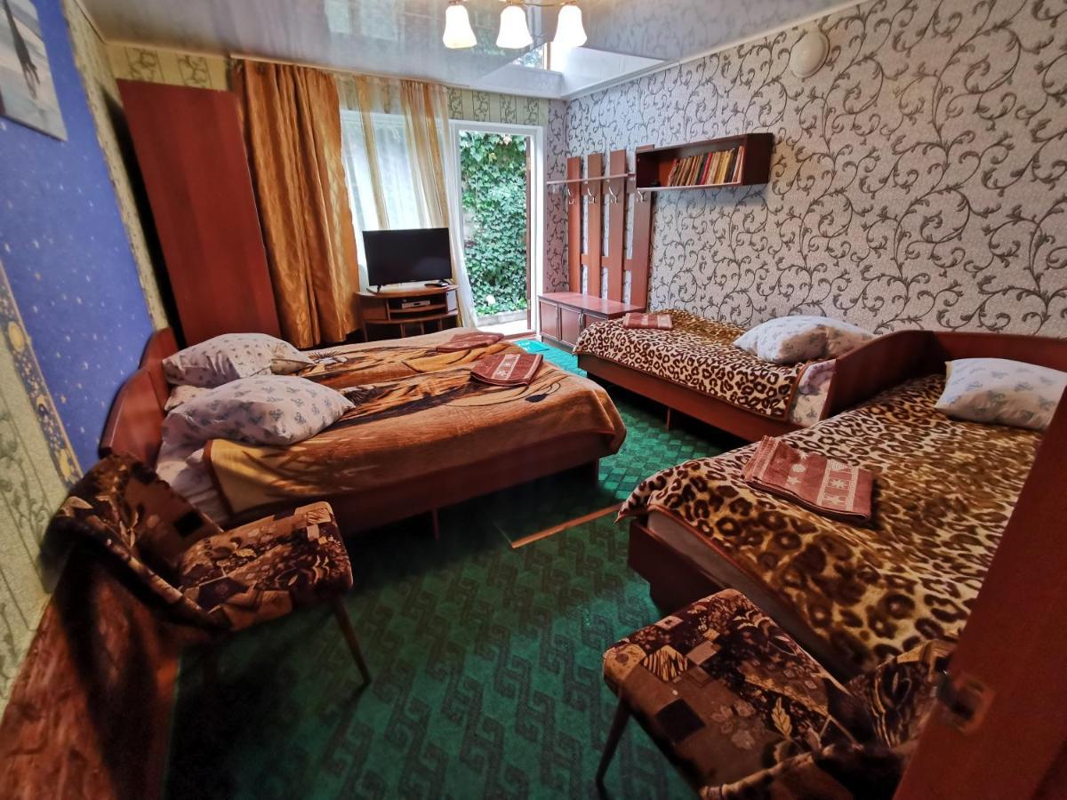 Petrovskaya Pristan 2 Hotel โชลปอน-อาตา ภายนอก รูปภาพ