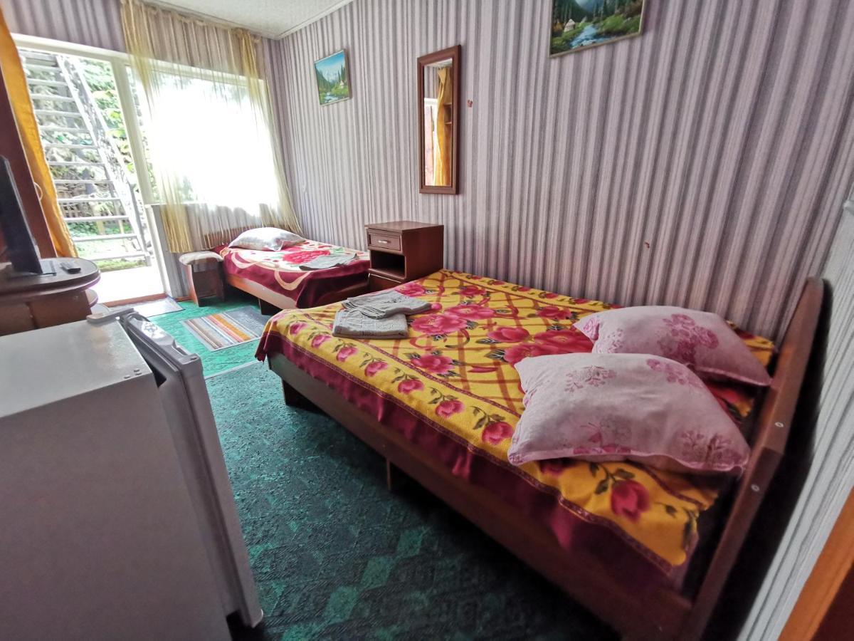 Petrovskaya Pristan 2 Hotel โชลปอน-อาตา ภายนอก รูปภาพ