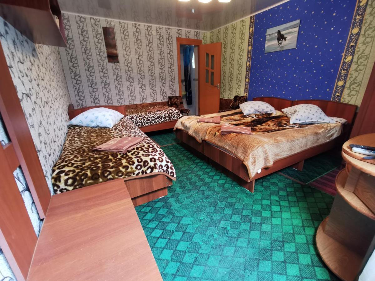 Petrovskaya Pristan 2 Hotel โชลปอน-อาตา ภายนอก รูปภาพ