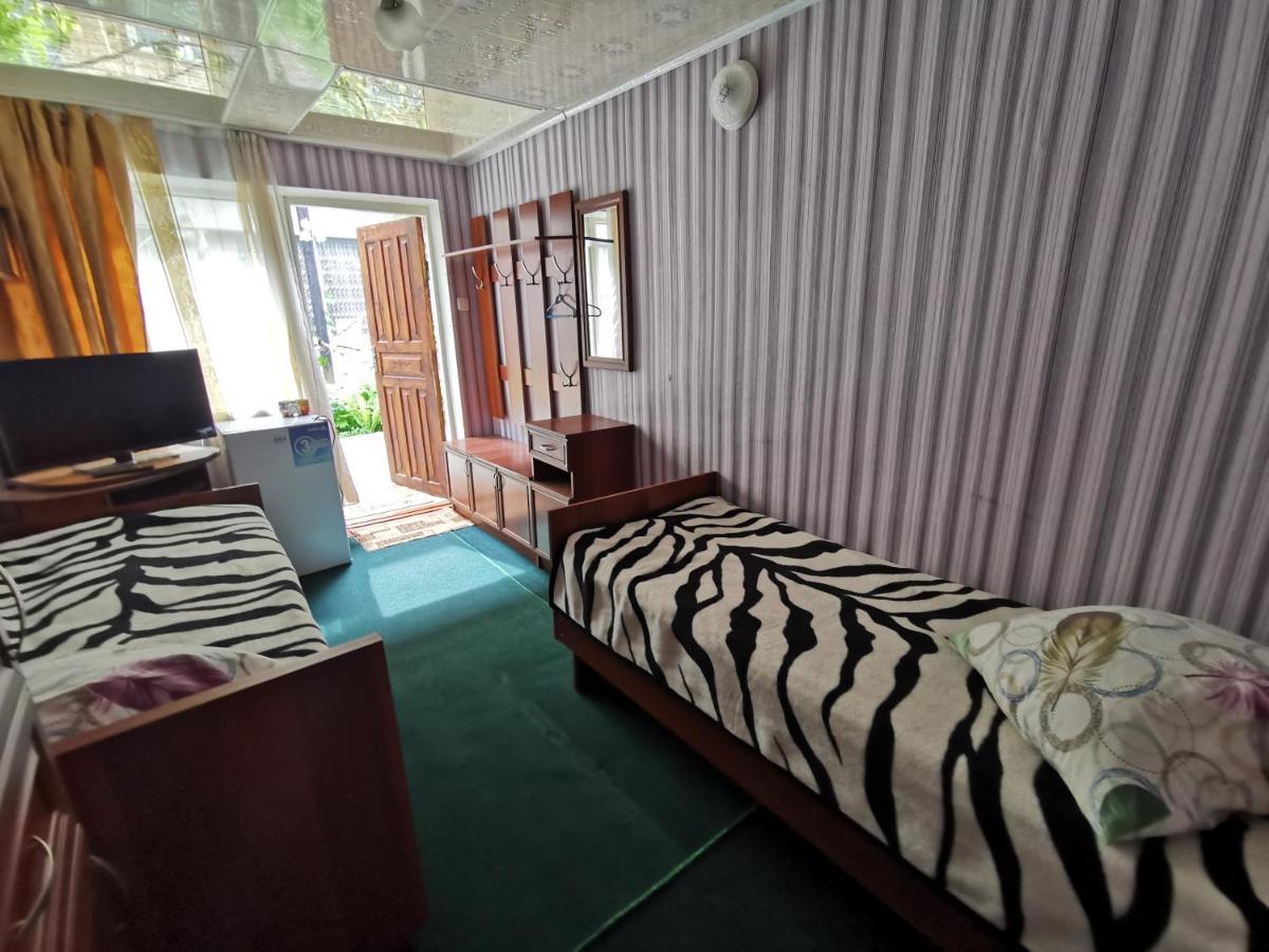 Petrovskaya Pristan 2 Hotel โชลปอน-อาตา ภายนอก รูปภาพ