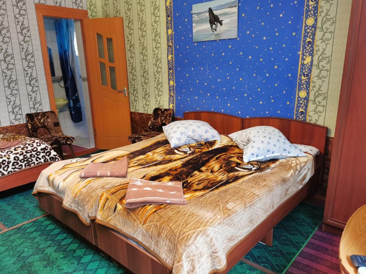 Petrovskaya Pristan 2 Hotel โชลปอน-อาตา ภายนอก รูปภาพ