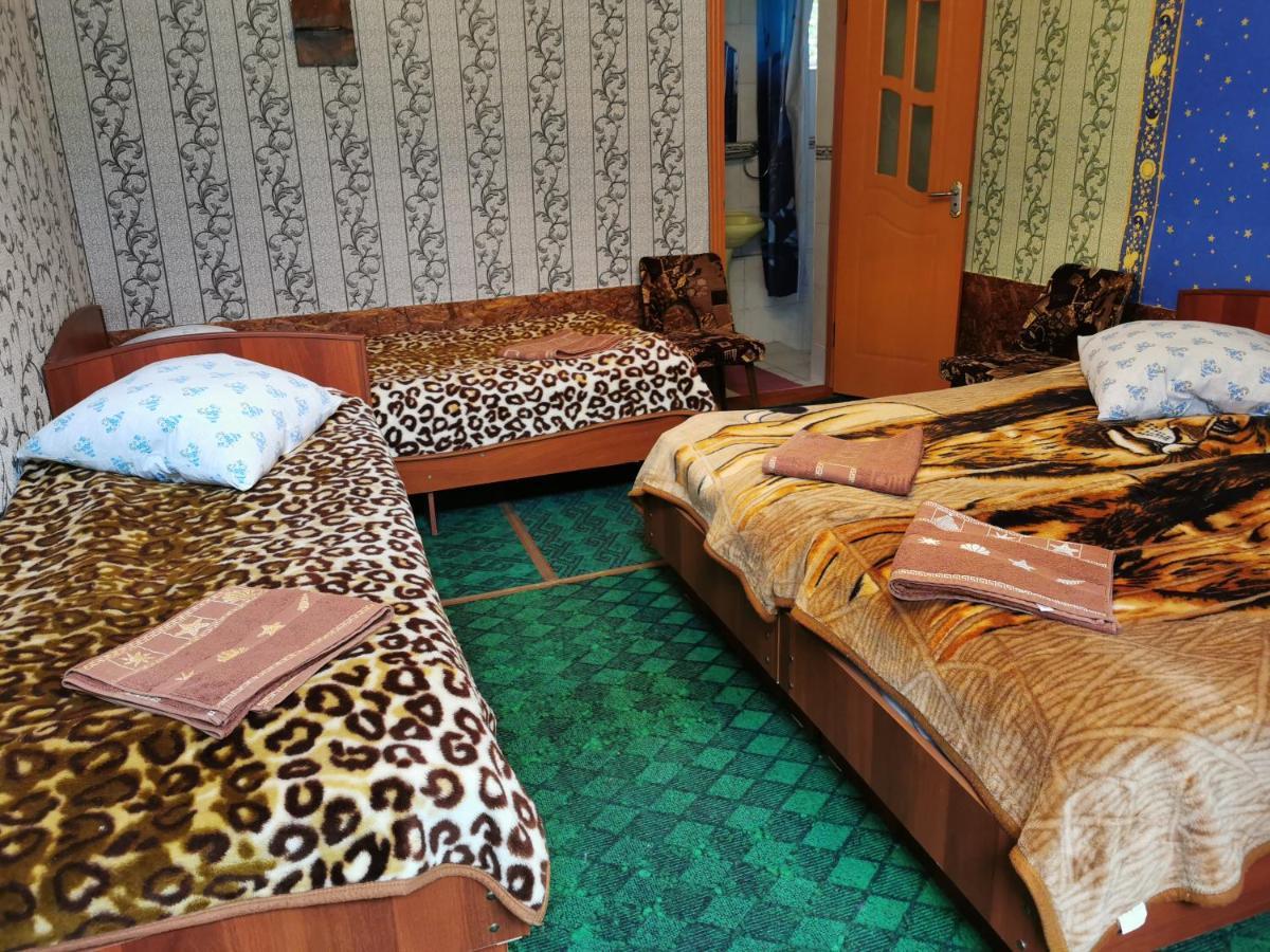 Petrovskaya Pristan 2 Hotel โชลปอน-อาตา ภายนอก รูปภาพ