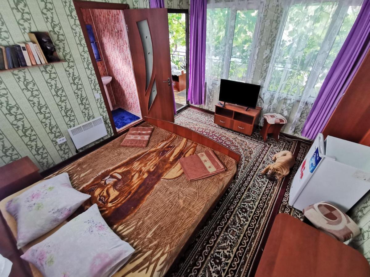 Petrovskaya Pristan 2 Hotel โชลปอน-อาตา ภายนอก รูปภาพ