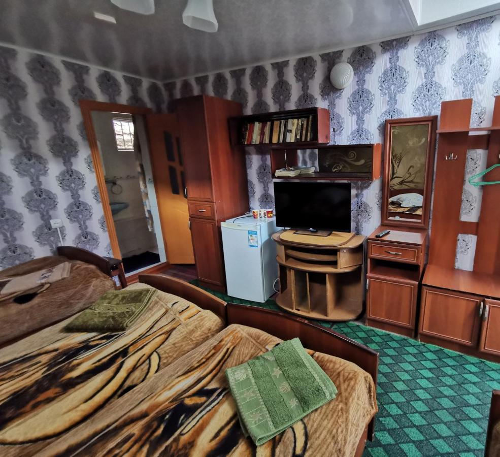 Petrovskaya Pristan 2 Hotel โชลปอน-อาตา ภายนอก รูปภาพ