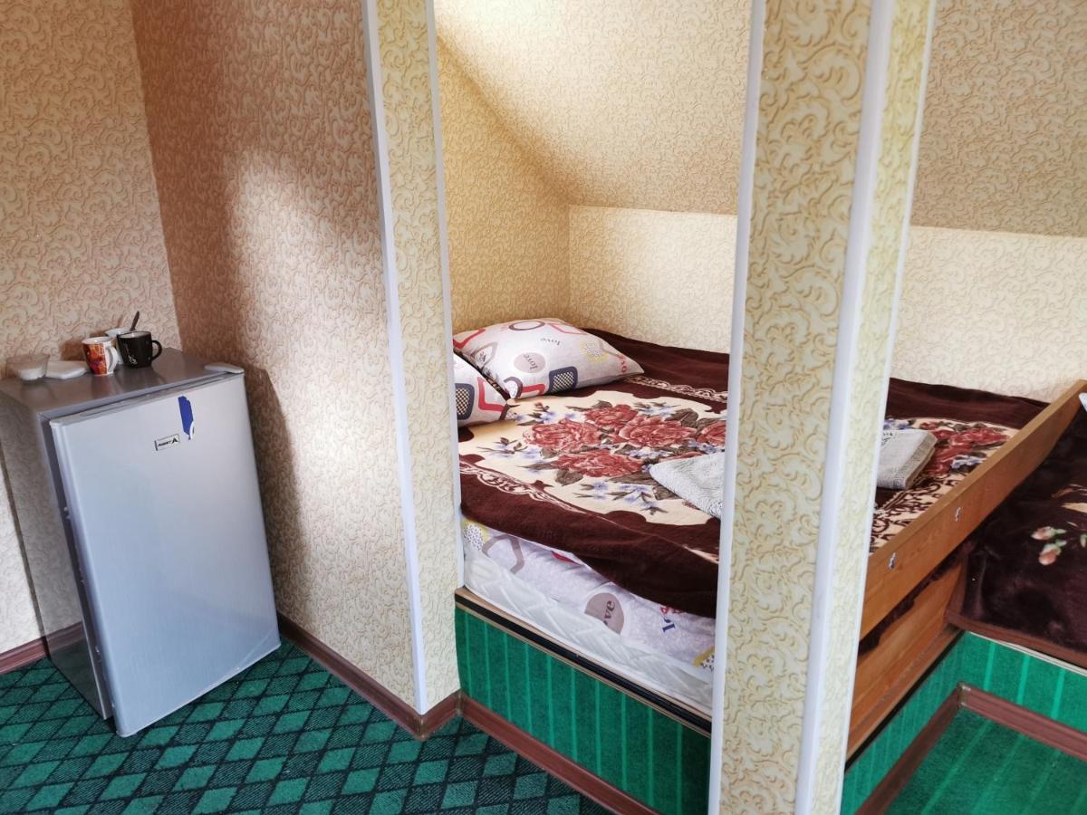 Petrovskaya Pristan 2 Hotel โชลปอน-อาตา ภายนอก รูปภาพ