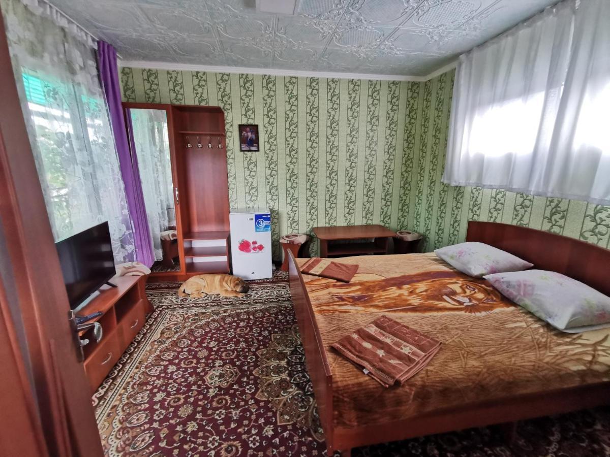 Petrovskaya Pristan 2 Hotel โชลปอน-อาตา ภายนอก รูปภาพ