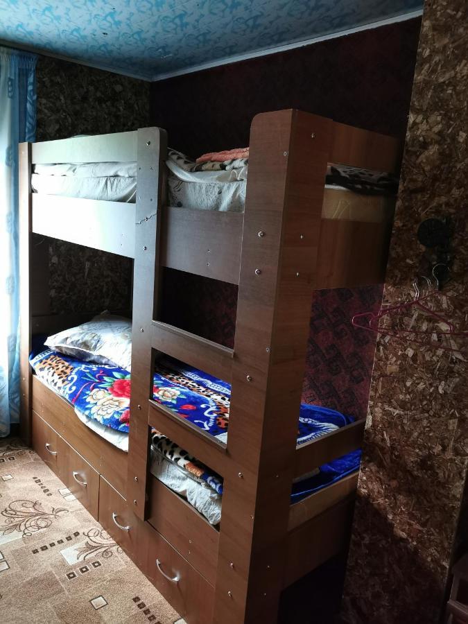 Petrovskaya Pristan 2 Hotel โชลปอน-อาตา ภายนอก รูปภาพ