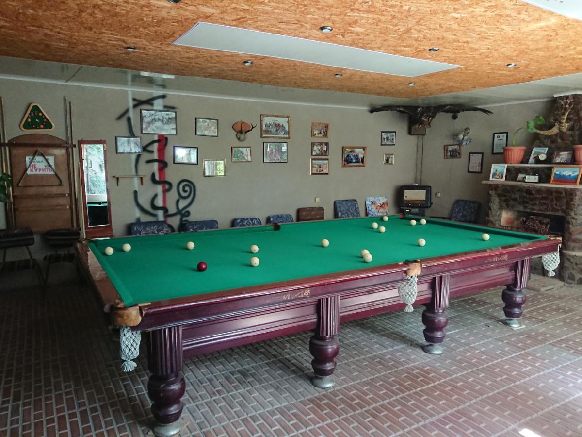 Petrovskaya Pristan 2 Hotel โชลปอน-อาตา ภายนอก รูปภาพ