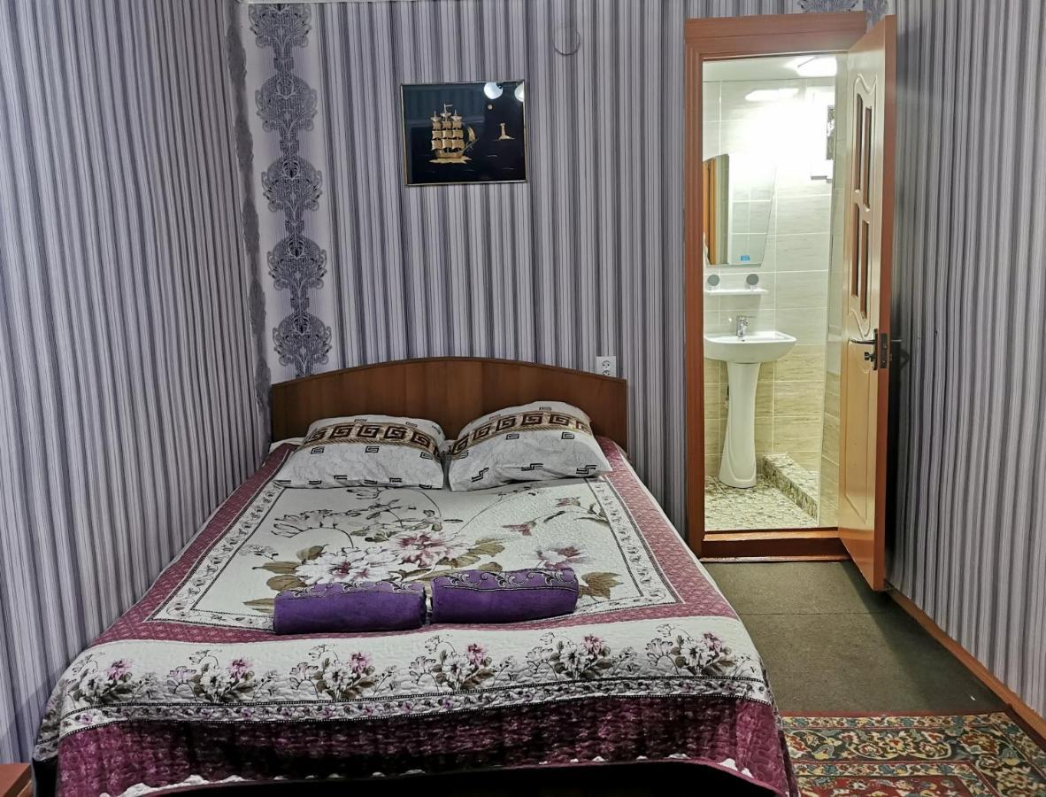 Petrovskaya Pristan 2 Hotel โชลปอน-อาตา ภายนอก รูปภาพ