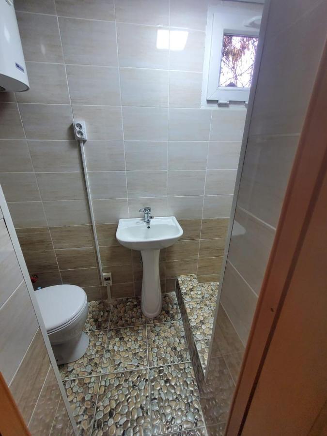Petrovskaya Pristan 2 Hotel โชลปอน-อาตา ภายนอก รูปภาพ