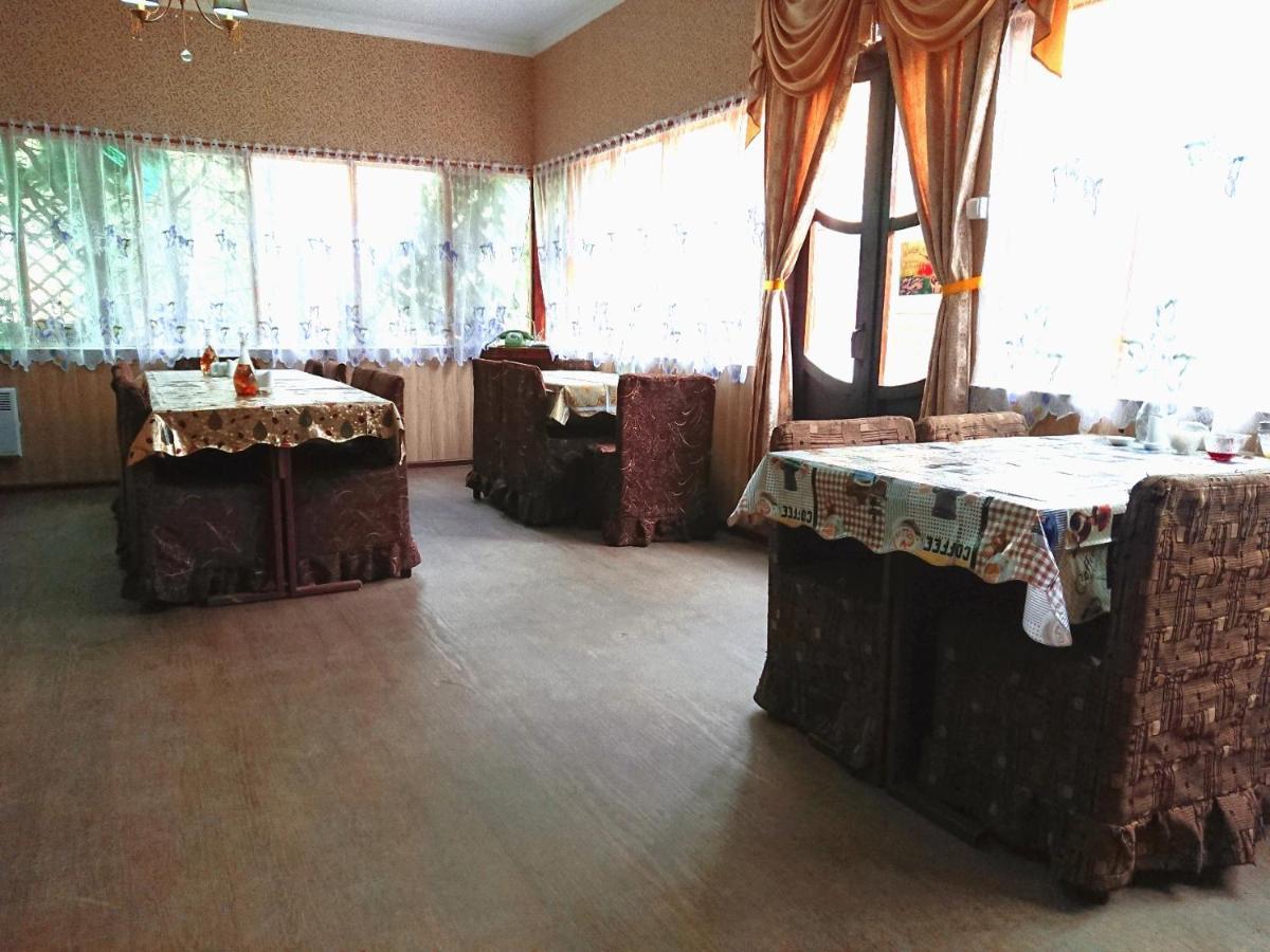 Petrovskaya Pristan 2 Hotel โชลปอน-อาตา ภายนอก รูปภาพ