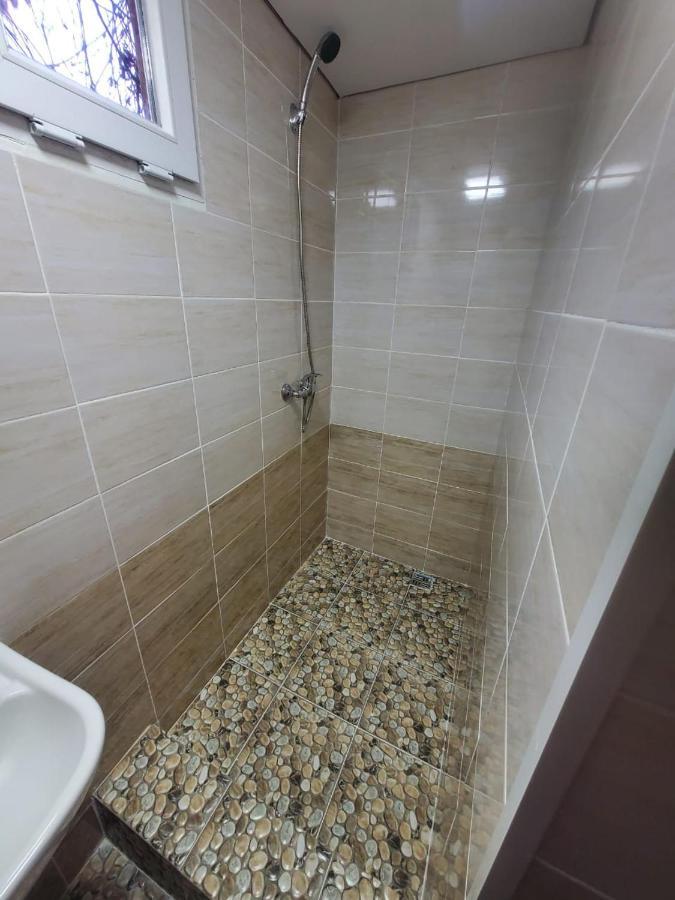 Petrovskaya Pristan 2 Hotel โชลปอน-อาตา ภายนอก รูปภาพ