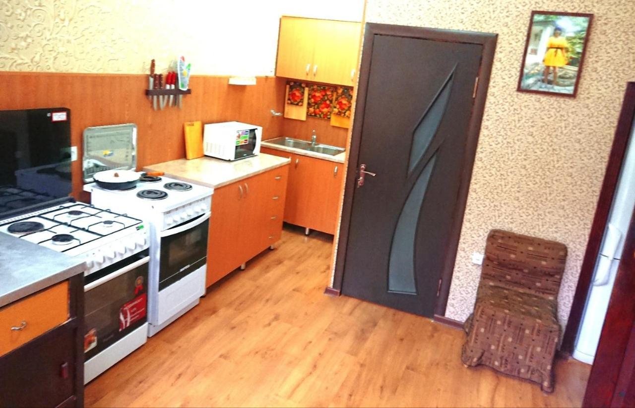 Petrovskaya Pristan 2 Hotel โชลปอน-อาตา ภายนอก รูปภาพ