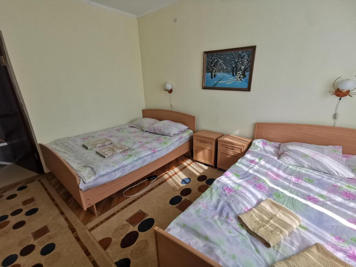 Petrovskaya Pristan 2 Hotel โชลปอน-อาตา ภายนอก รูปภาพ