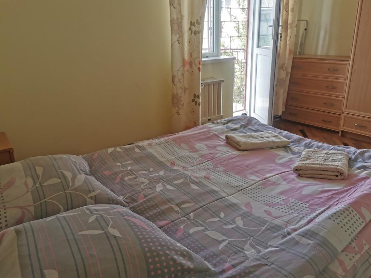 Petrovskaya Pristan 2 Hotel โชลปอน-อาตา ภายนอก รูปภาพ